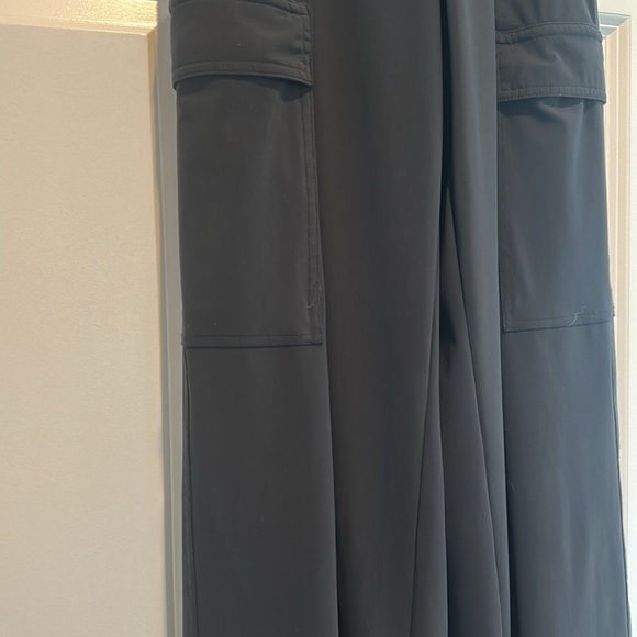 New ATHLETA Pinnacle High Rise Cargo Trousers Size 0 - Picture 2 of 4